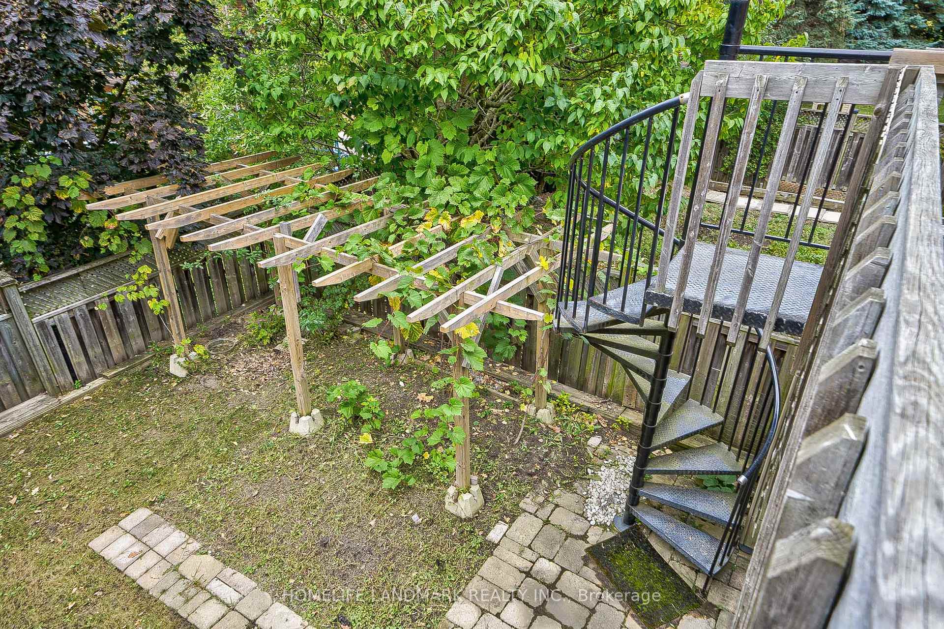 Photo 35 of Unit upper, 258 Stone Road, Aurora, Aurora Grove — HOMEH