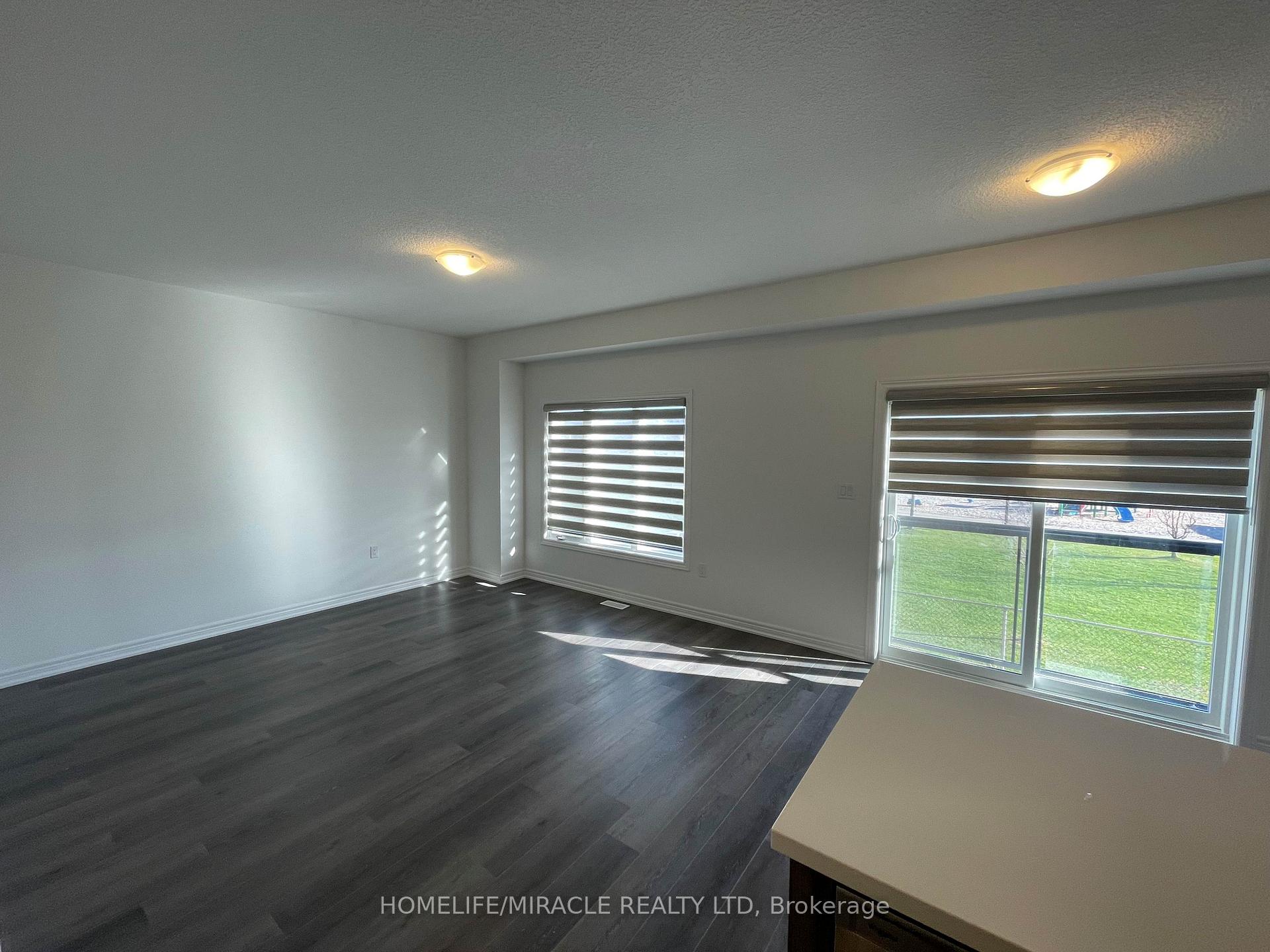 Photo 4 of Unit 4, 205 Thames Way, Hamilton, Mount Hope — HOMEH