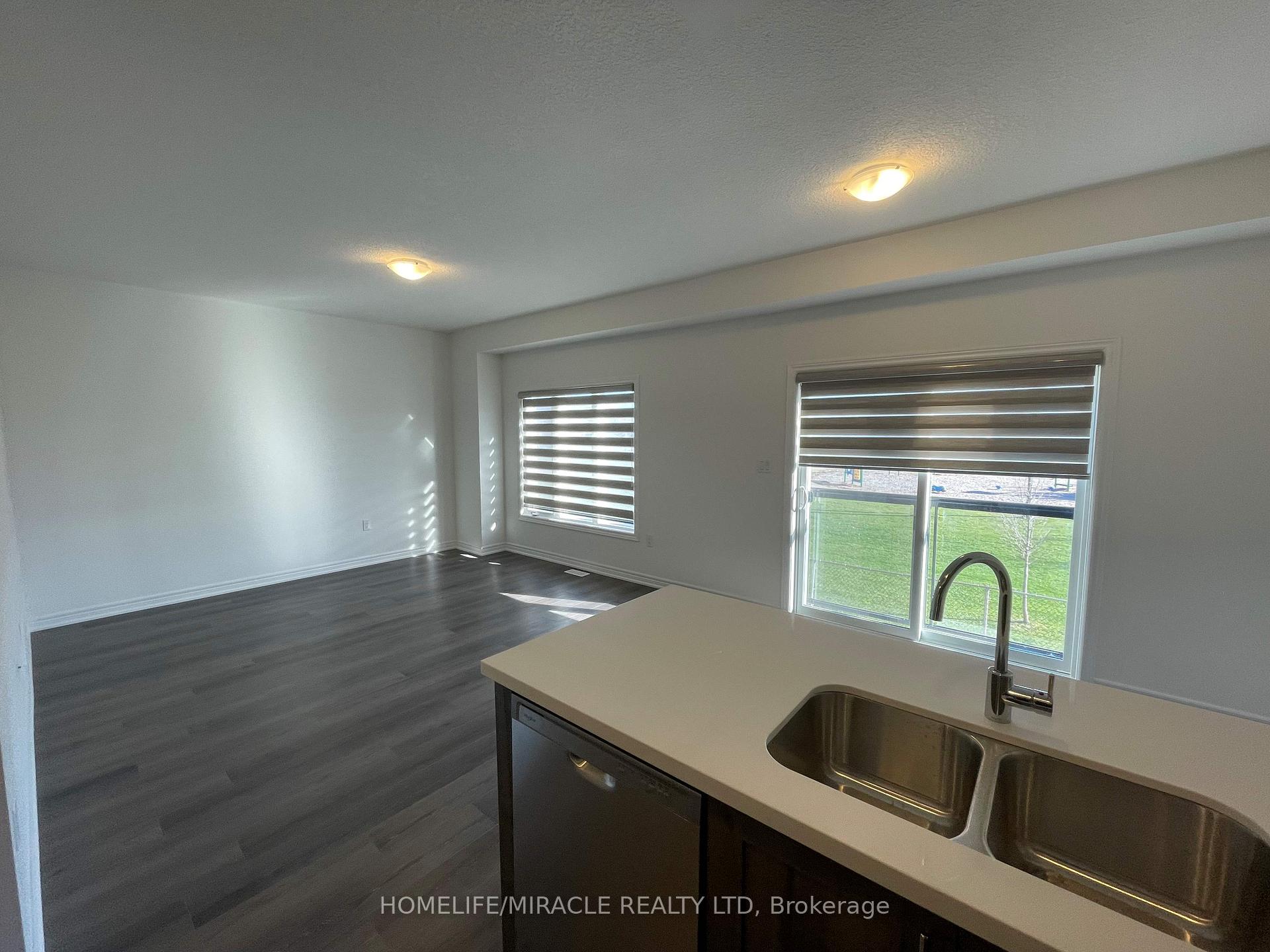 Photo 5 of Unit 4, 205 Thames Way, Hamilton, Mount Hope — HOMEH