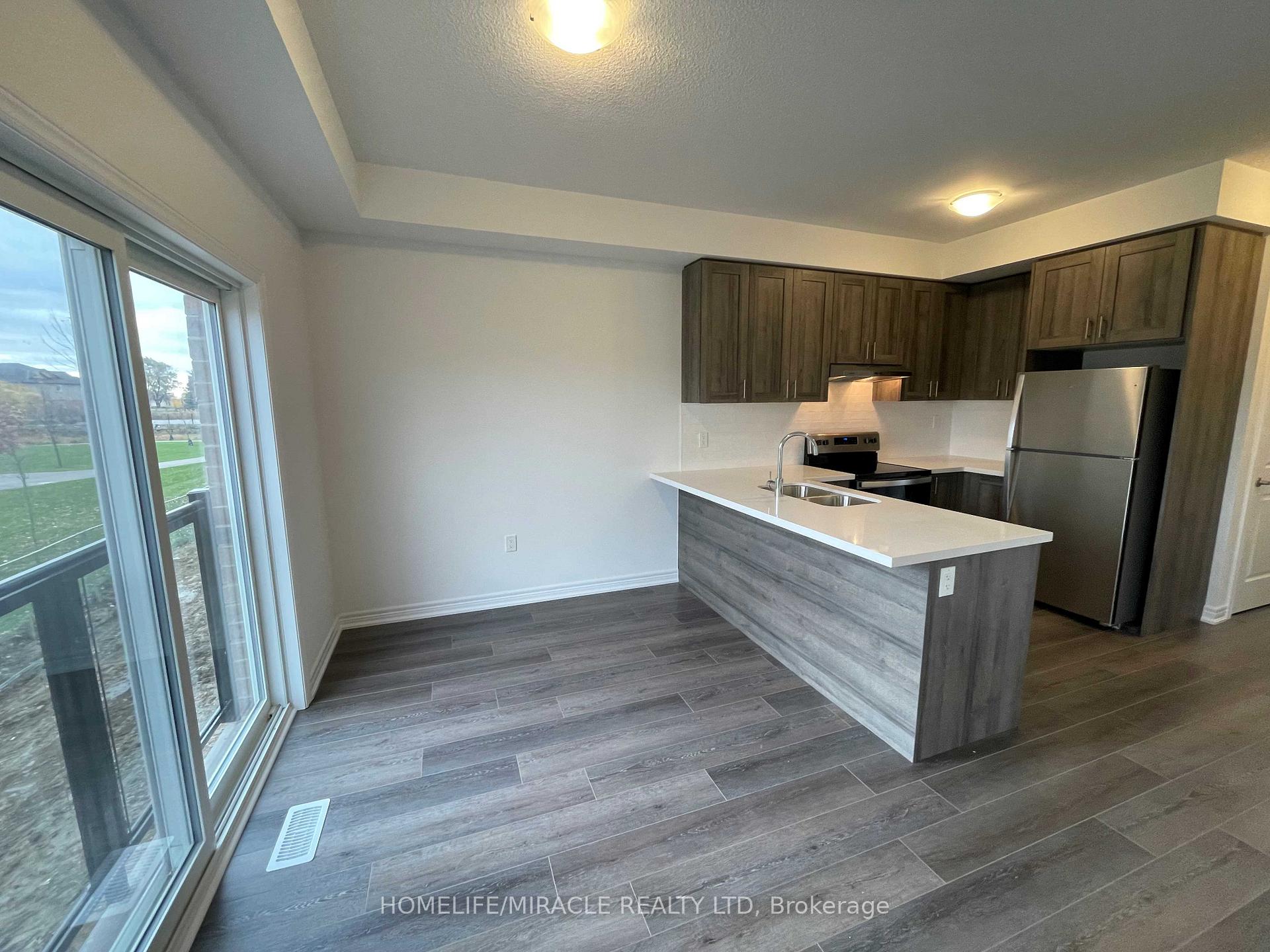 Photo 7 of Unit 4, 205 Thames Way, Hamilton, Mount Hope — HOMEH
