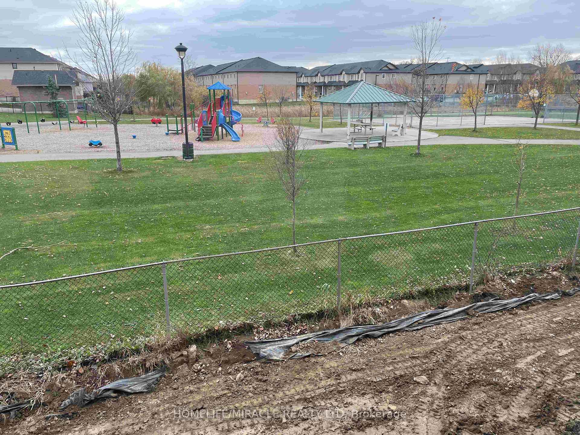 Photo 11 of Unit 4, 205 Thames Way, Hamilton, Mount Hope — HOMEH