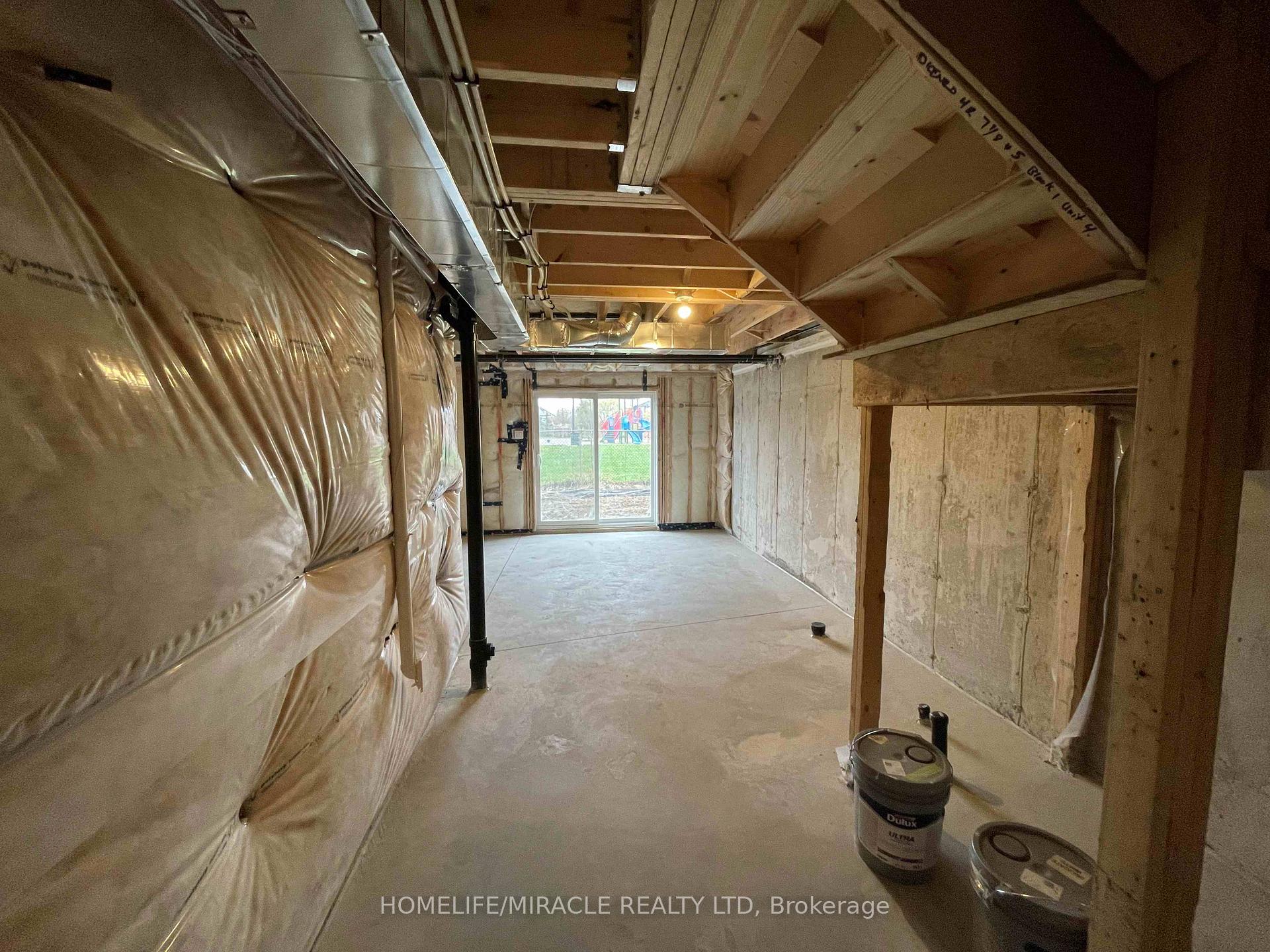 Photo 23 of Unit 4, 205 Thames Way, Hamilton, Mount Hope — HOMEH