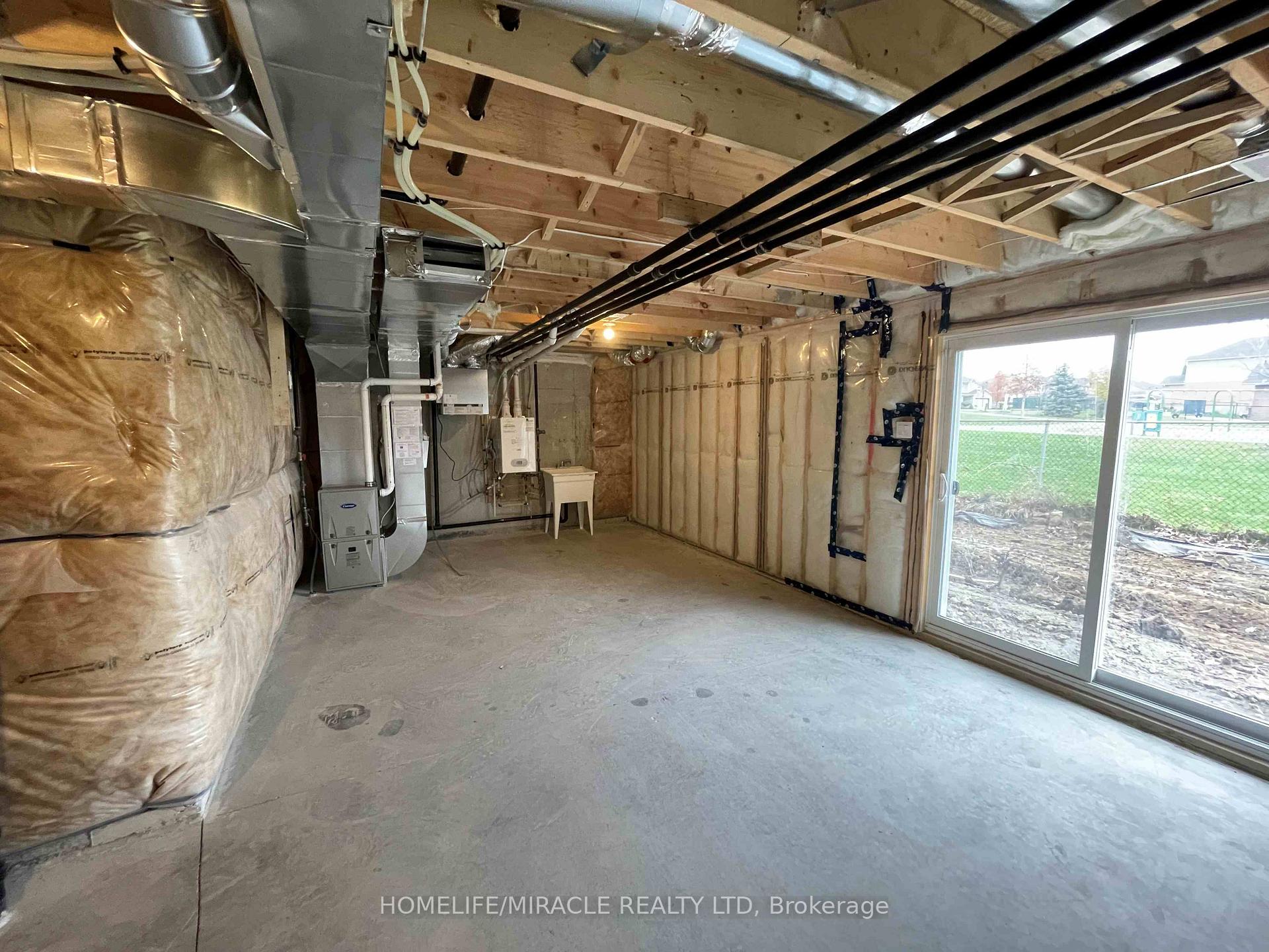 Photo 24 of Unit 4, 205 Thames Way, Hamilton, Mount Hope — HOMEH