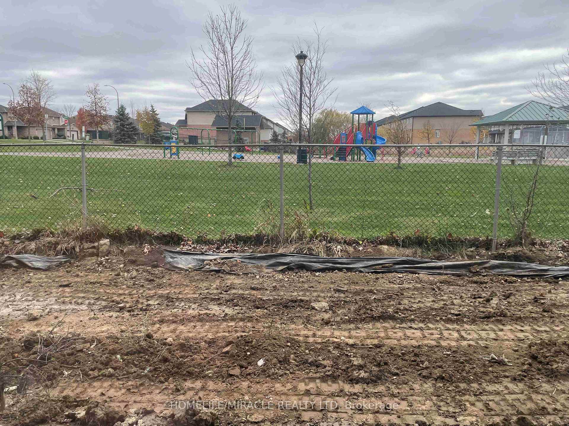 Photo 25 of Unit 4, 205 Thames Way, Hamilton, Mount Hope — HOMEH