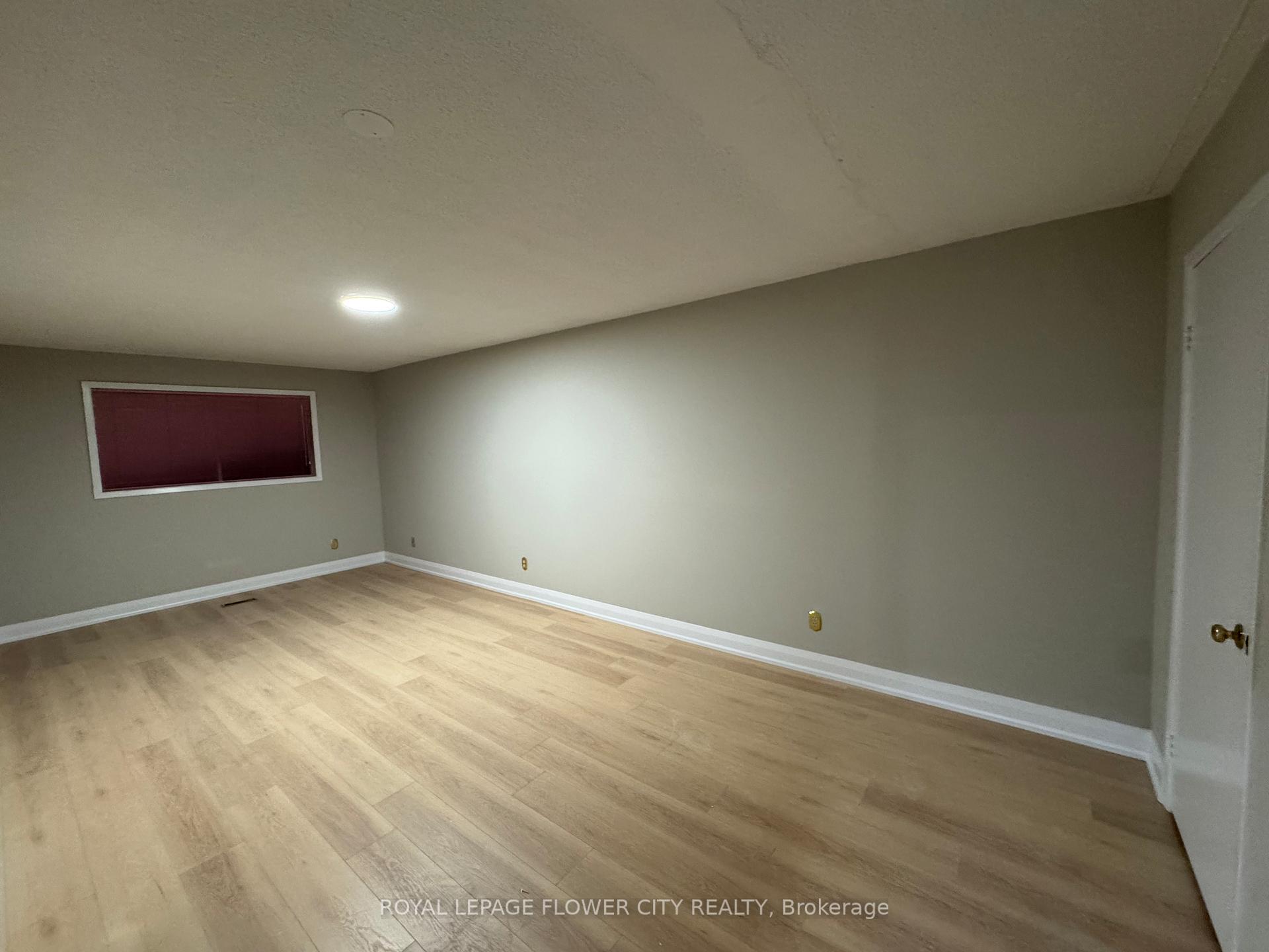Photo 13 of 52 Dundalk Crescent, Brampton, Heart Lake West — HOMEH