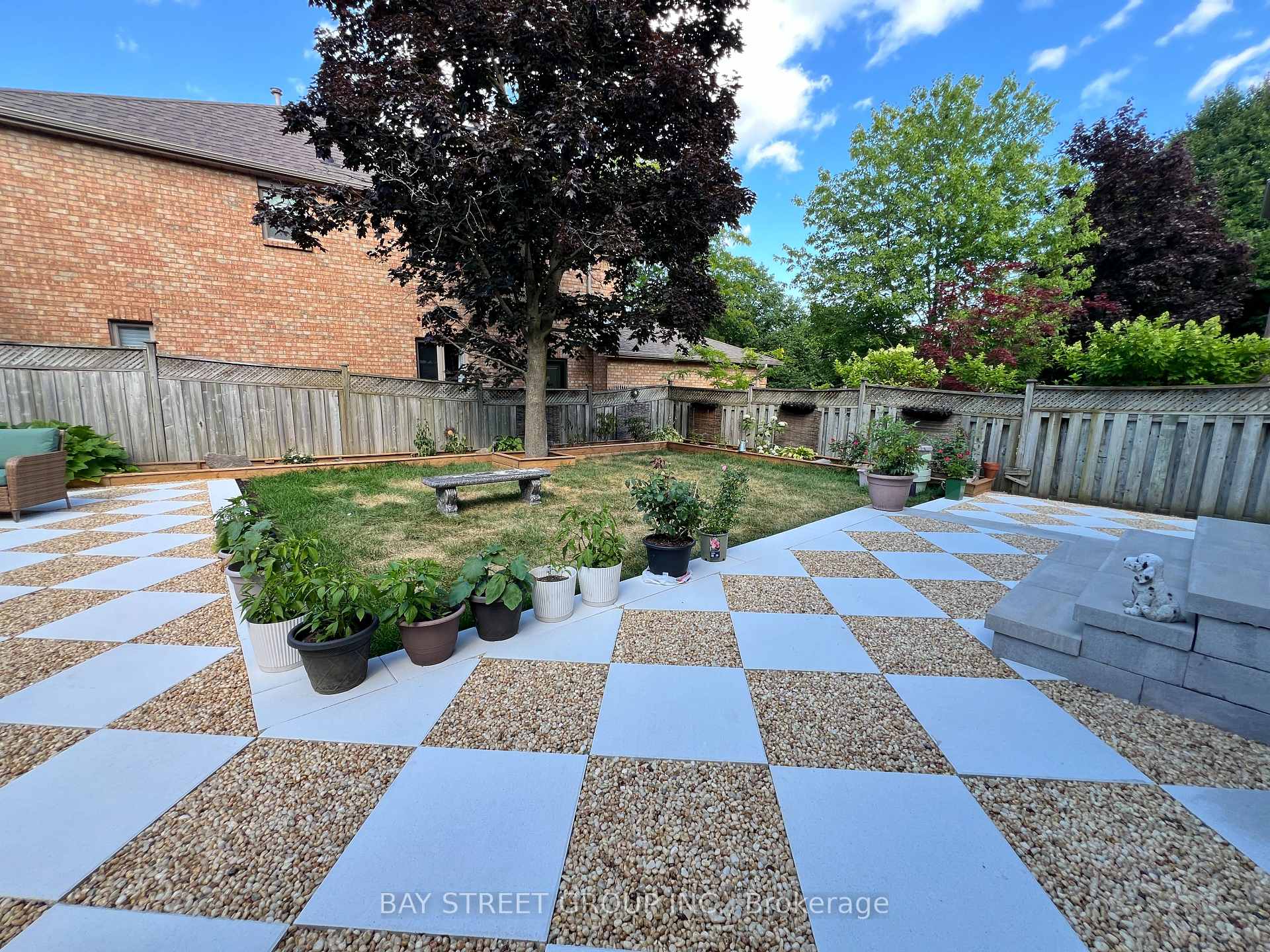 Photo 9 of 6 Briardale Place, Aurora, Aurora Highlands — HOMEH