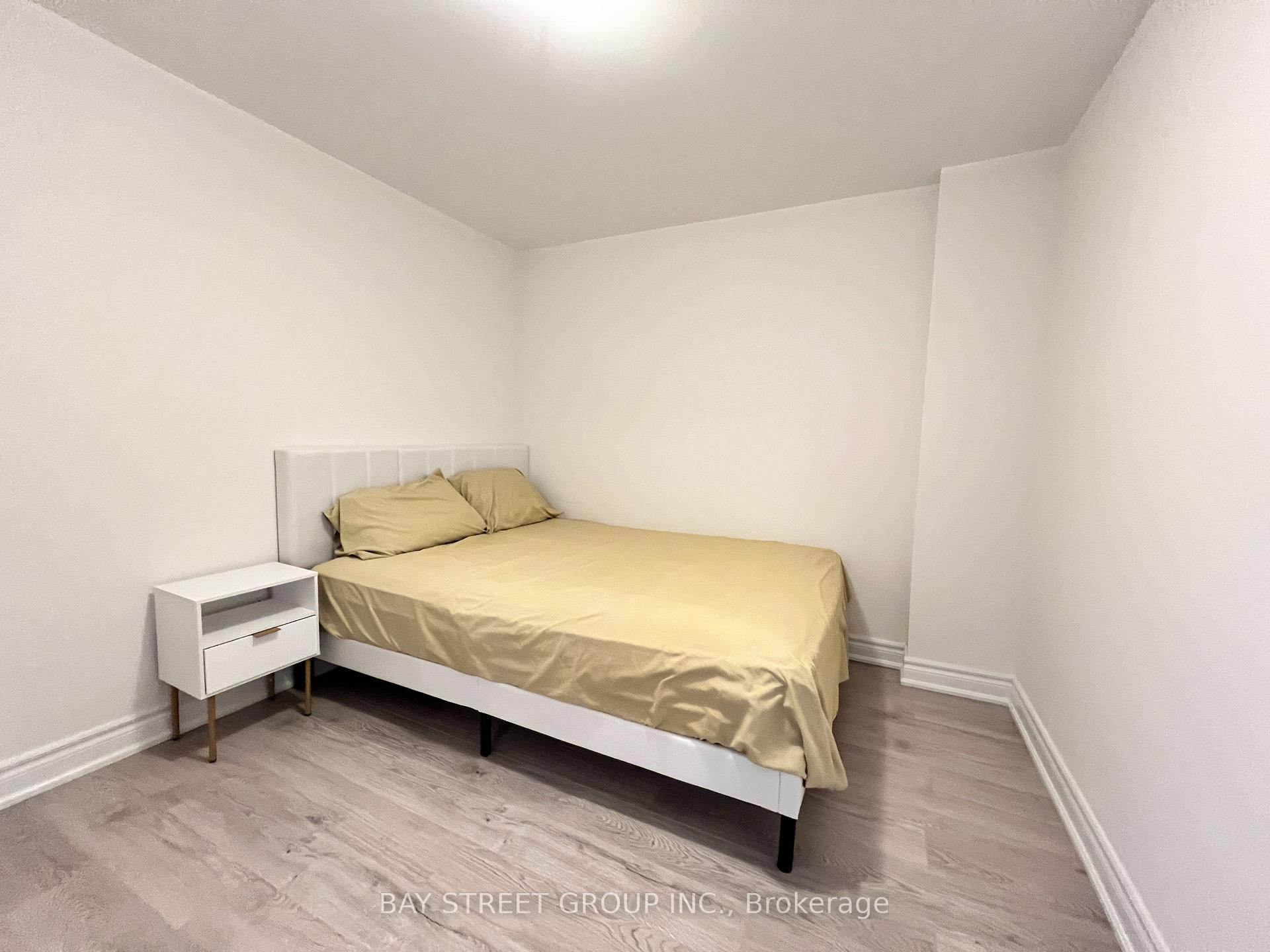 Photo 10 of 6 Briardale Place, Aurora, Aurora Highlands — HOMEH