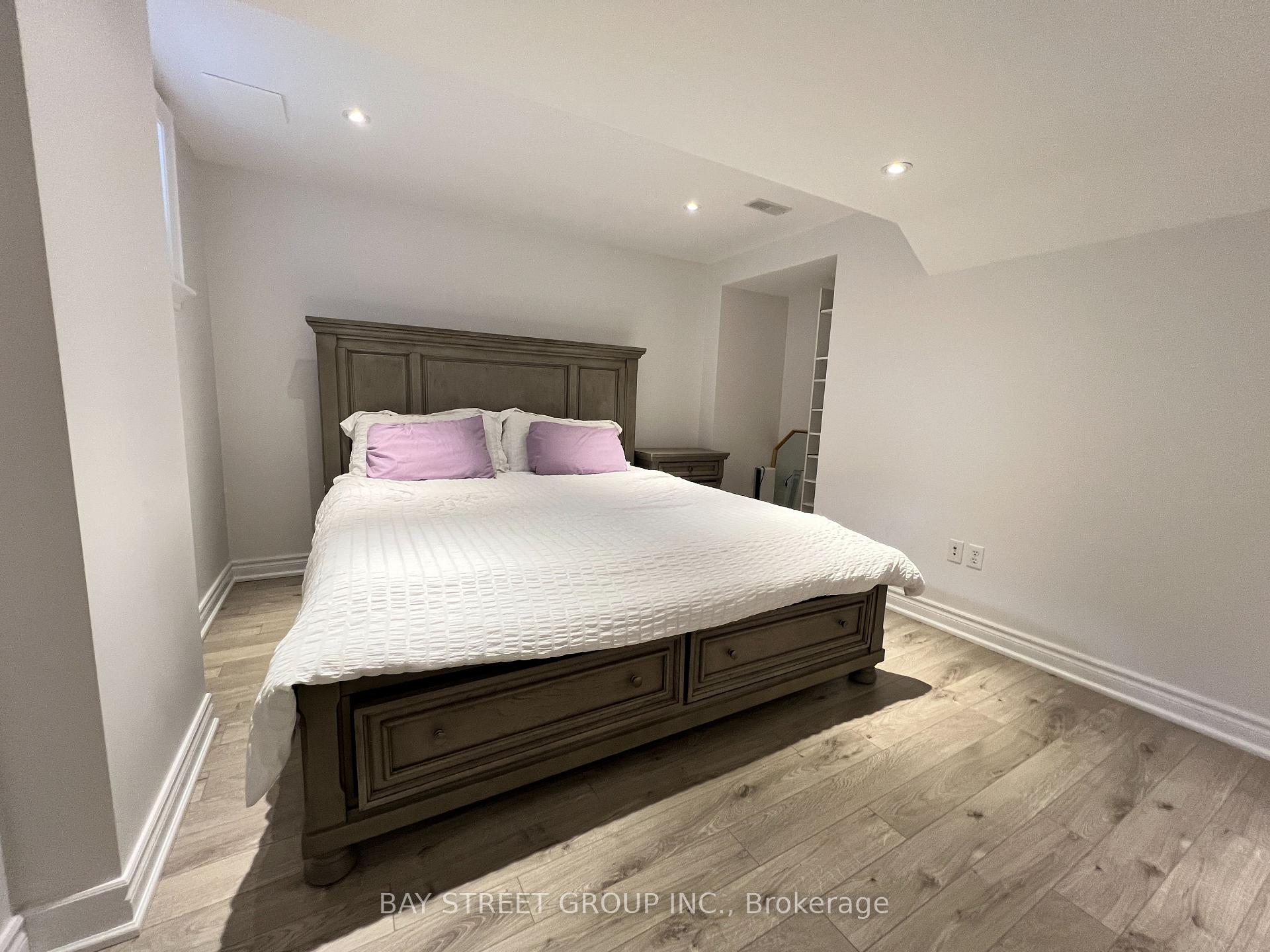 Photo 16 of 6 Briardale Place, Aurora, Aurora Highlands — HOMEH
