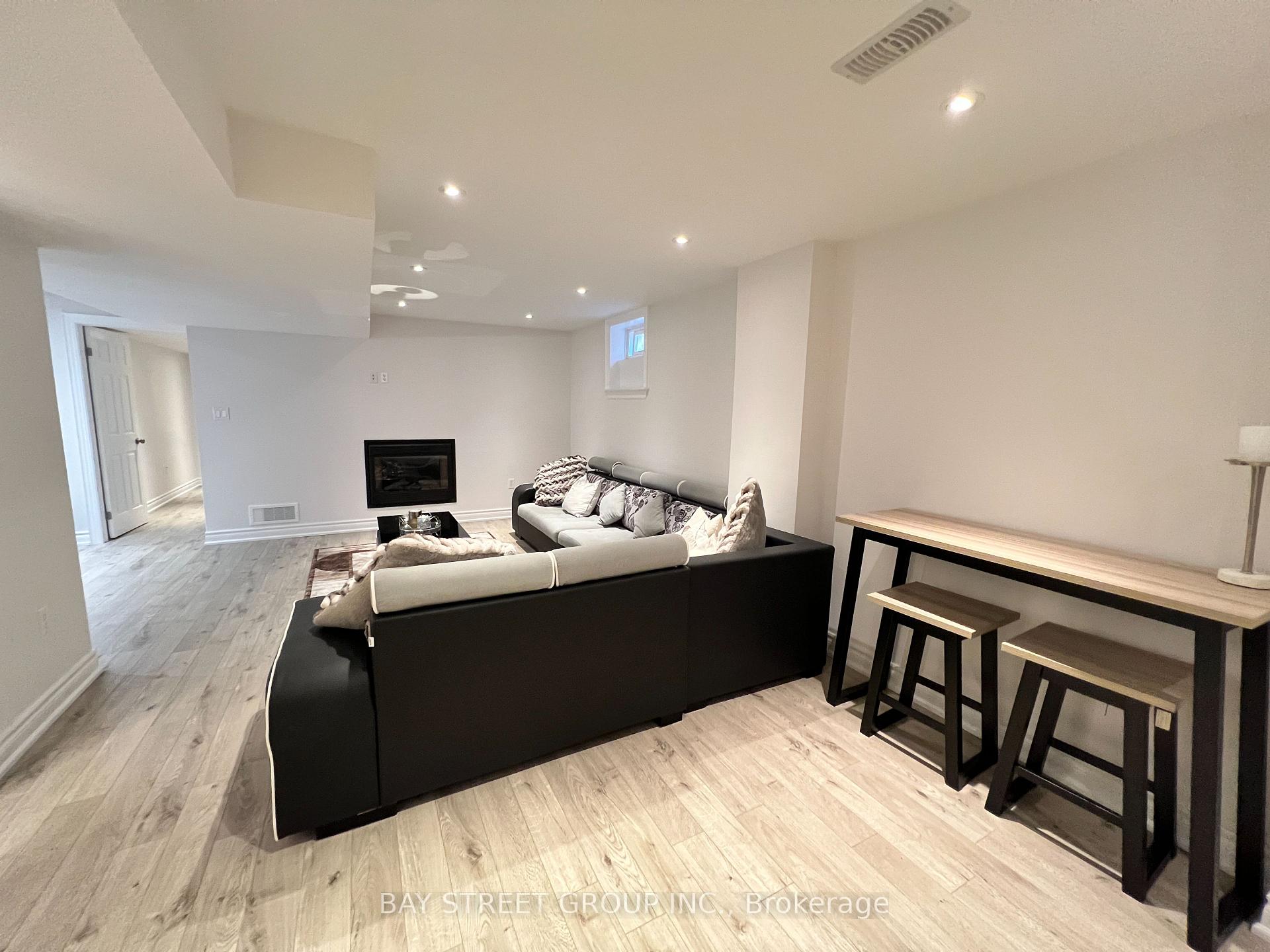 Photo 20 of 6 Briardale Place, Aurora, Aurora Highlands — HOMEH