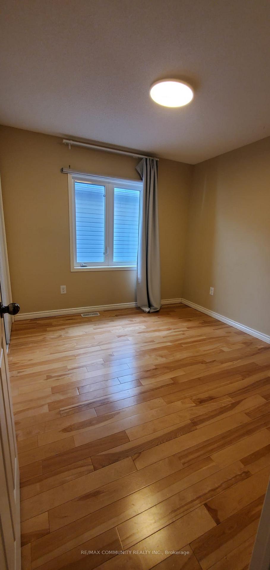 Photo 9 of 4 Blunden Road, Ajax, Central East — HOMEH