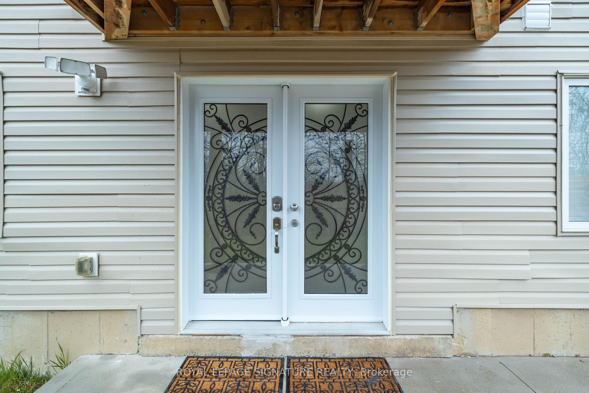 Photo 2 of 11 Fleming Crescent, Haldimand — HOMEH