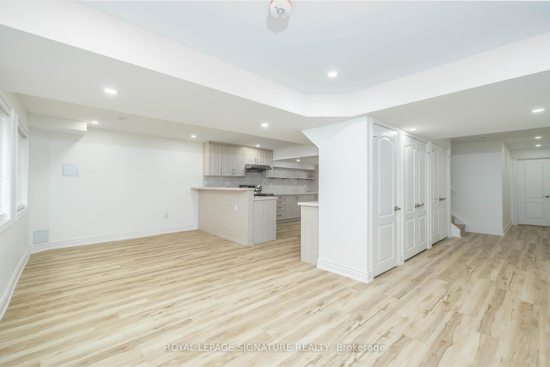 Photo 3 of 11 Fleming Crescent, Haldimand — HOMEH