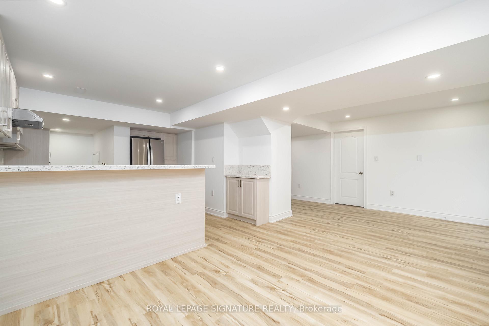 Photo 4 of 11 Fleming Crescent, Haldimand — HOMEH