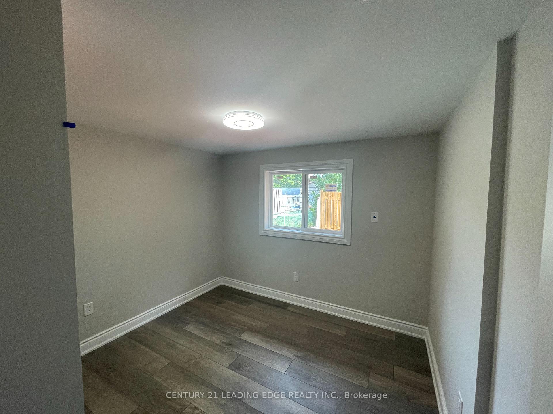 Photo 3 of Unit Side, 314 Grove E Street, Barrie, Grove East — HOMEH