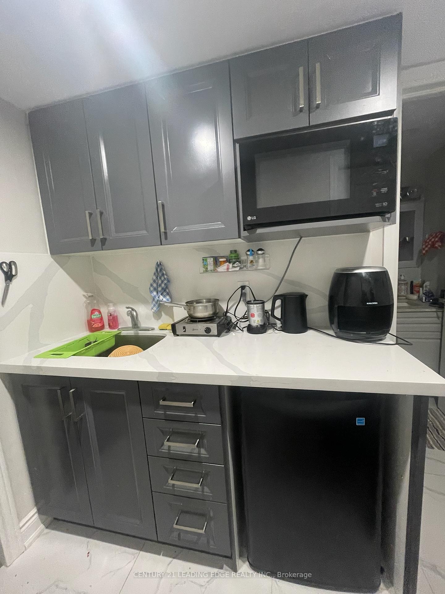 Photo 2 of Unit Side, 314 Grove E Street, Barrie, Grove East — HOMEH