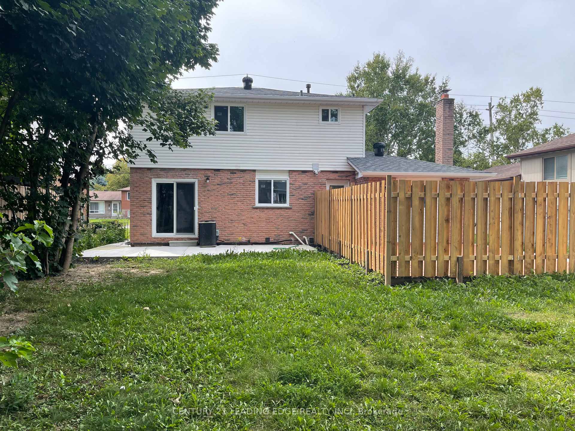 Photo 8 of Unit Side, 314 Grove E Street, Barrie, Grove East — HOMEH