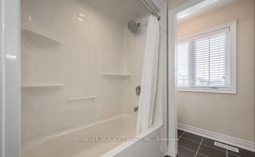 Photo 4 of 194 Eaglecrest Street, Kitchener, Bridgeport — HOMEH