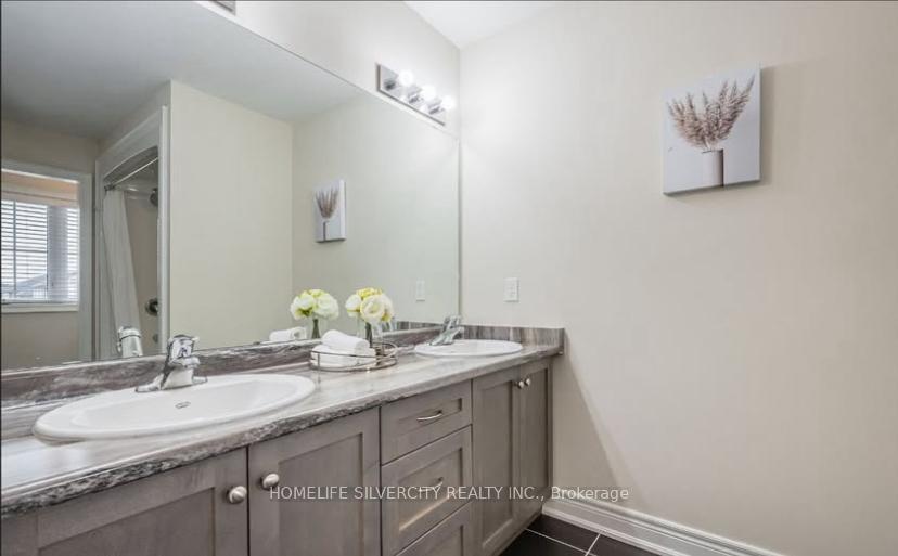 Photo 3 of 194 Eaglecrest Street, Kitchener, Bridgeport — HOMEH