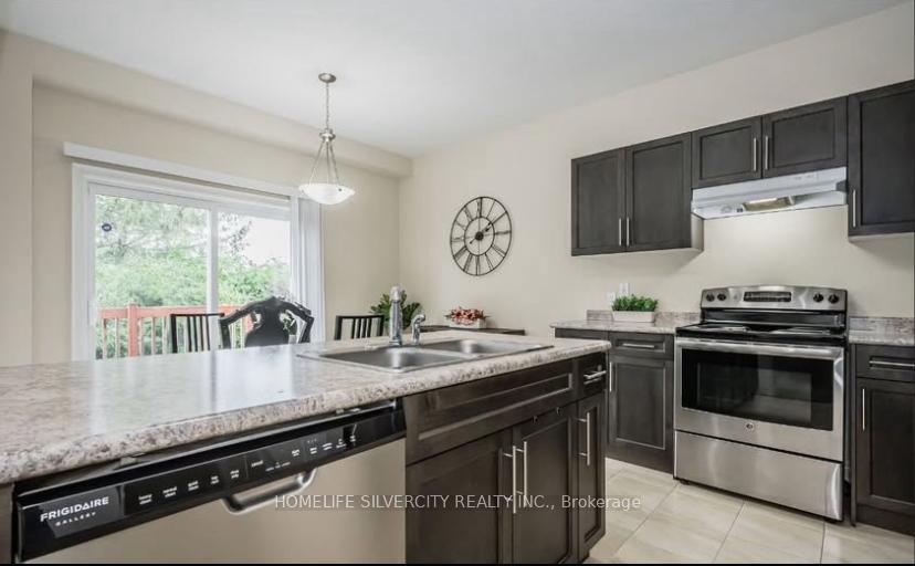 Photo 14 of 194 Eaglecrest Street, Kitchener, Bridgeport — HOMEH