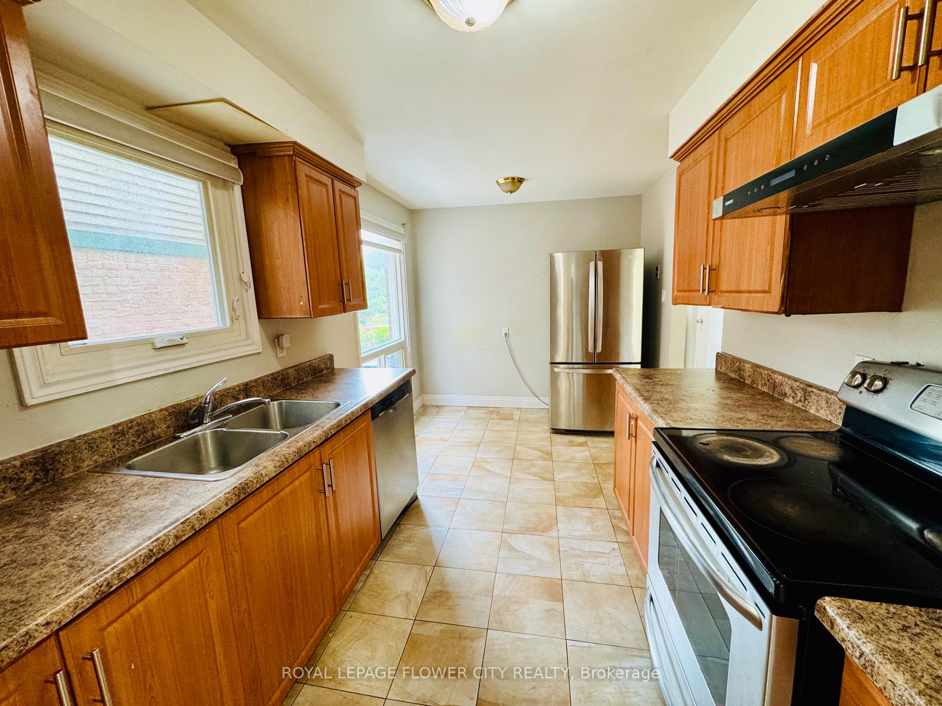 Photo 4 of 8 Junewood Crescent, Brampton, Northgate — HOMEH