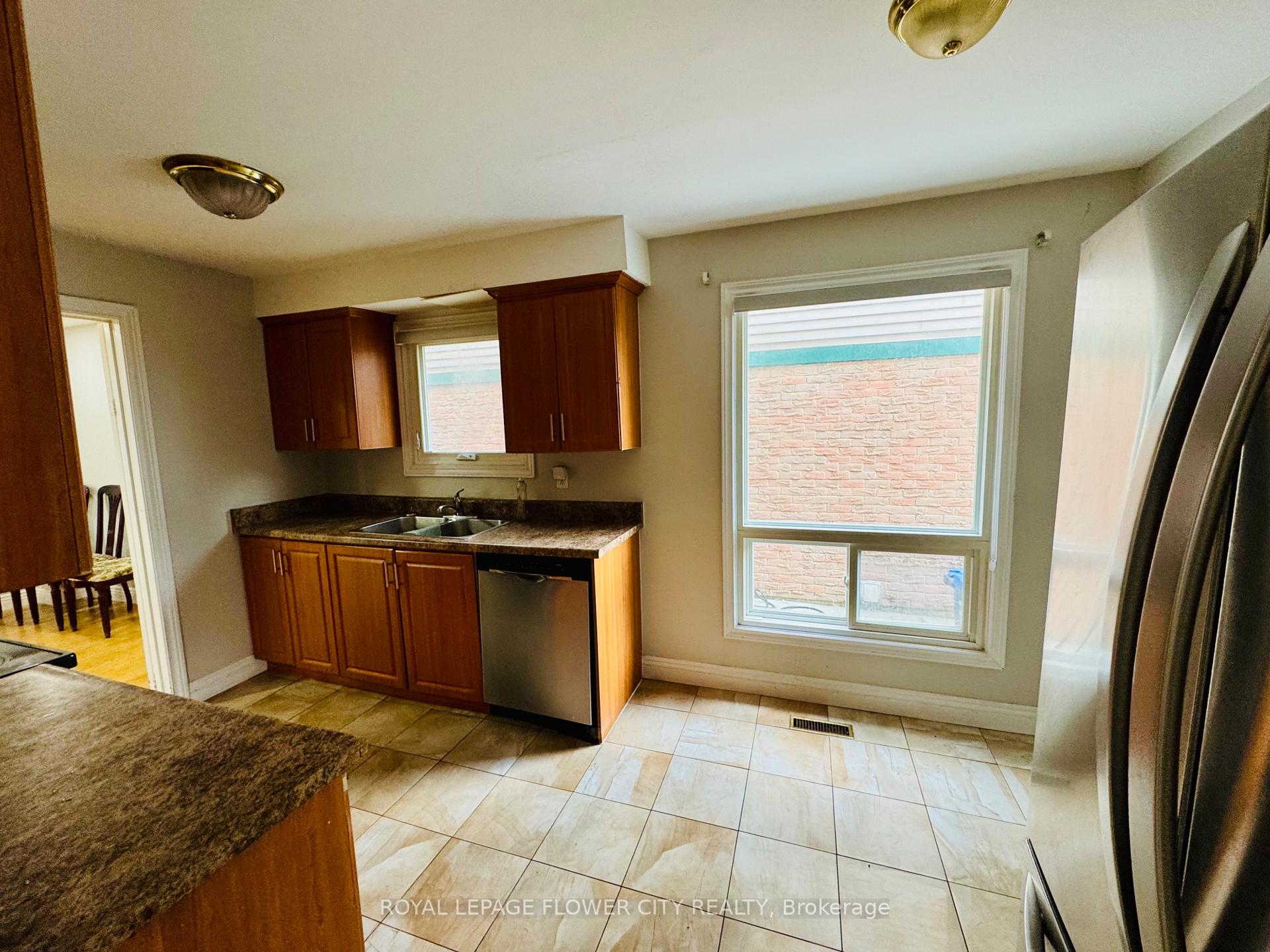Photo 6 of 8 Junewood Crescent, Brampton, Northgate — HOMEH
