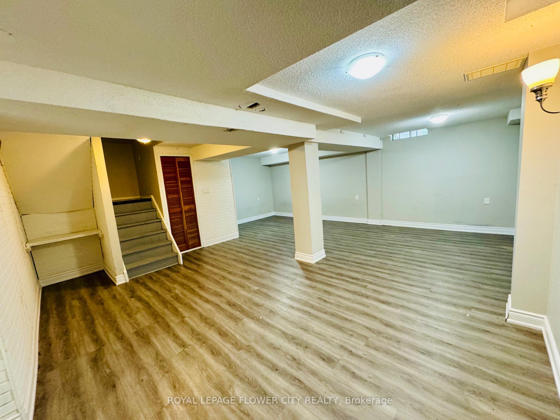 Photo 12 of 8 Junewood Crescent, Brampton, Northgate — HOMEH