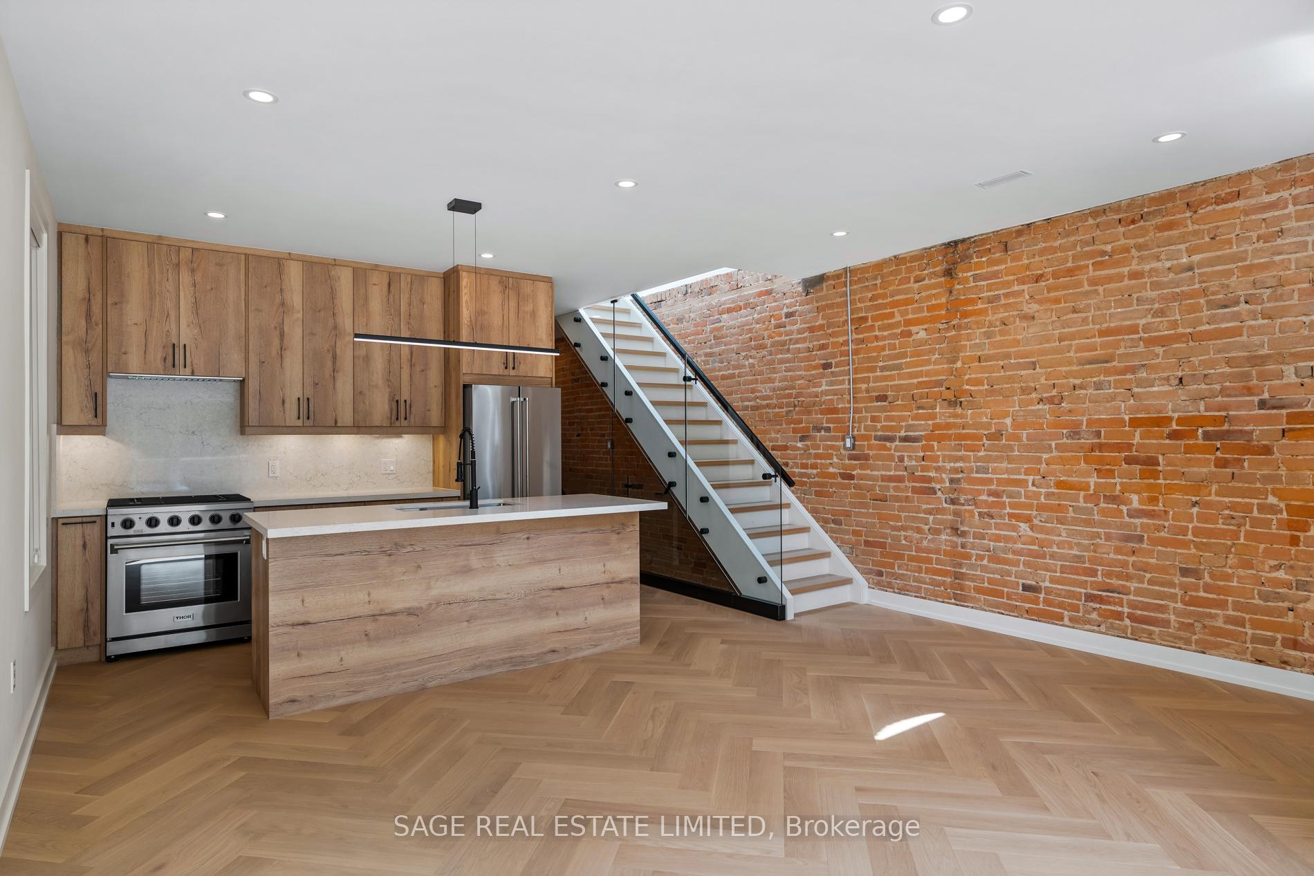 Photo 4 of Unit Upper, 443 Manning Avenue, Toronto, Palmerston-Little Italy — HOMEH