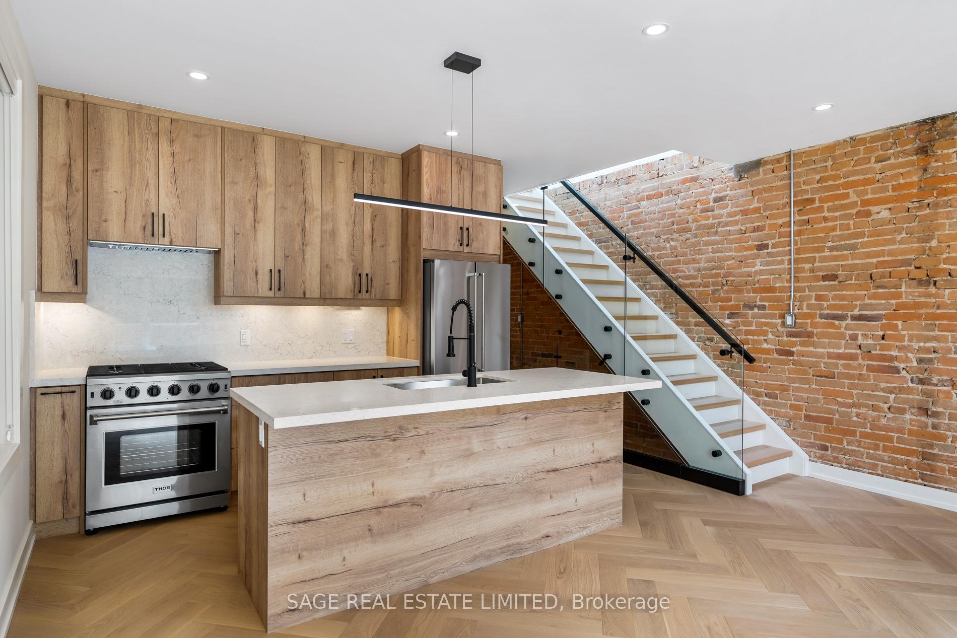 Photo 8 of Unit Upper, 443 Manning Avenue, Toronto, Palmerston-Little Italy — HOMEH