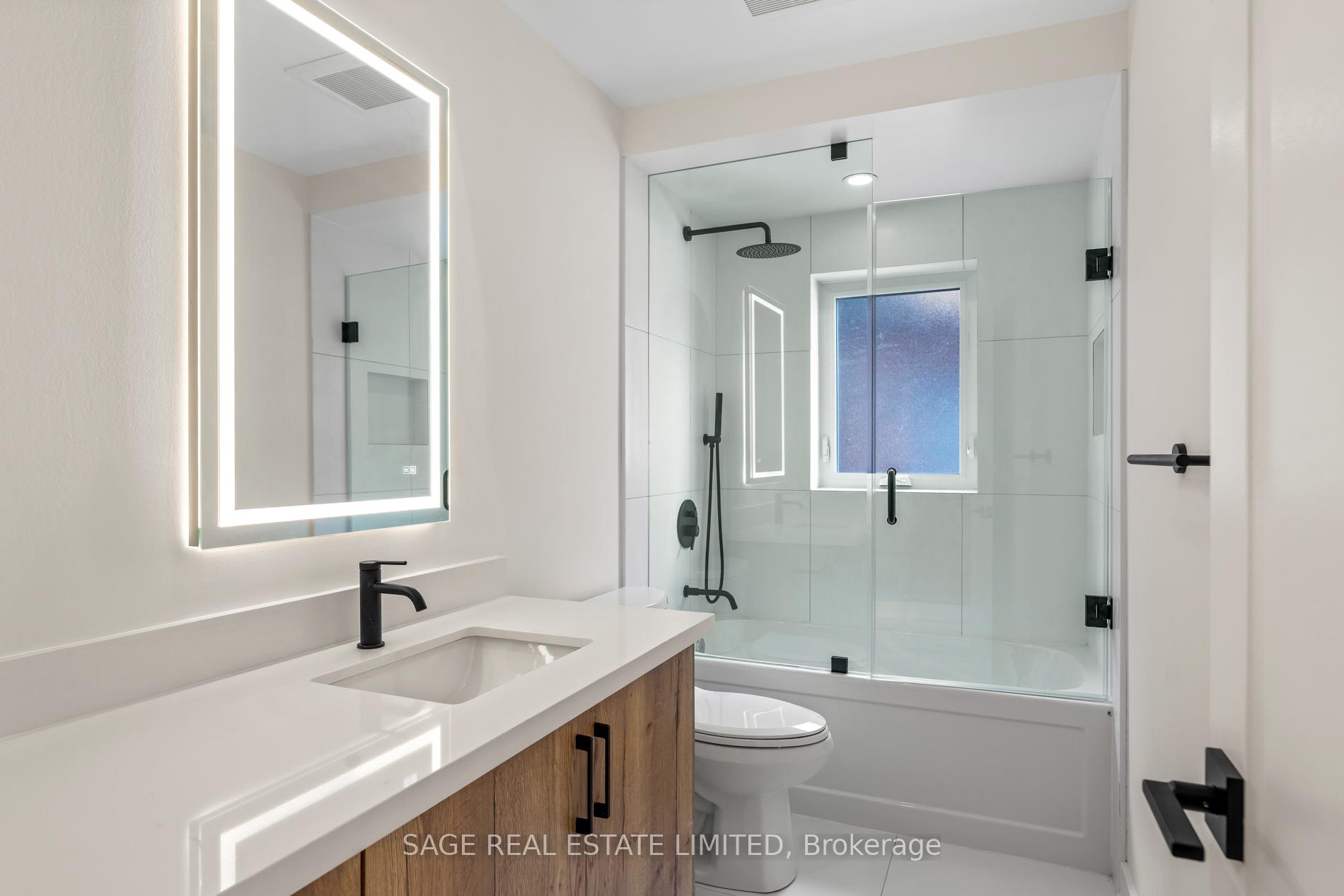 Photo 18 of Unit Upper, 443 Manning Avenue, Toronto, Palmerston-Little Italy — HOMEH