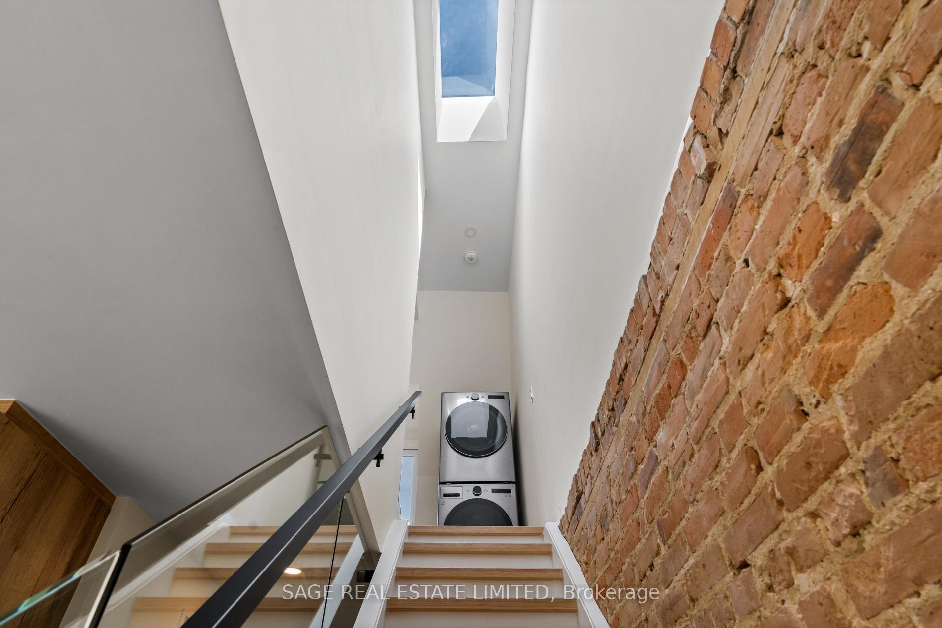 Photo 21 of Unit Upper, 443 Manning Avenue, Toronto, Palmerston-Little Italy — HOMEH