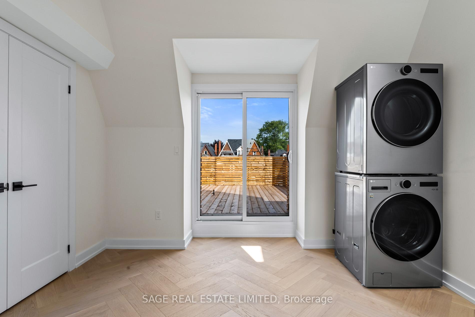 Photo 23 of Unit Upper, 443 Manning Avenue, Toronto, Palmerston-Little Italy — HOMEH