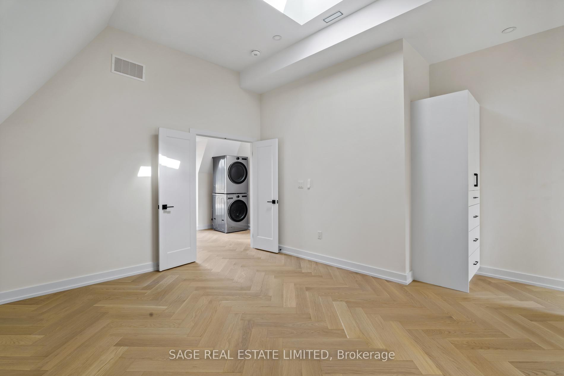 Photo 25 of Unit Upper, 443 Manning Avenue, Toronto, Palmerston-Little Italy — HOMEH
