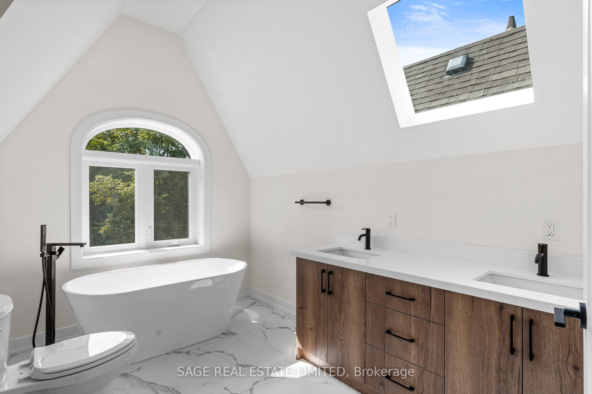Photo 39 of Unit Upper, 443 Manning Avenue, Toronto, Palmerston-Little Italy — HOMEH