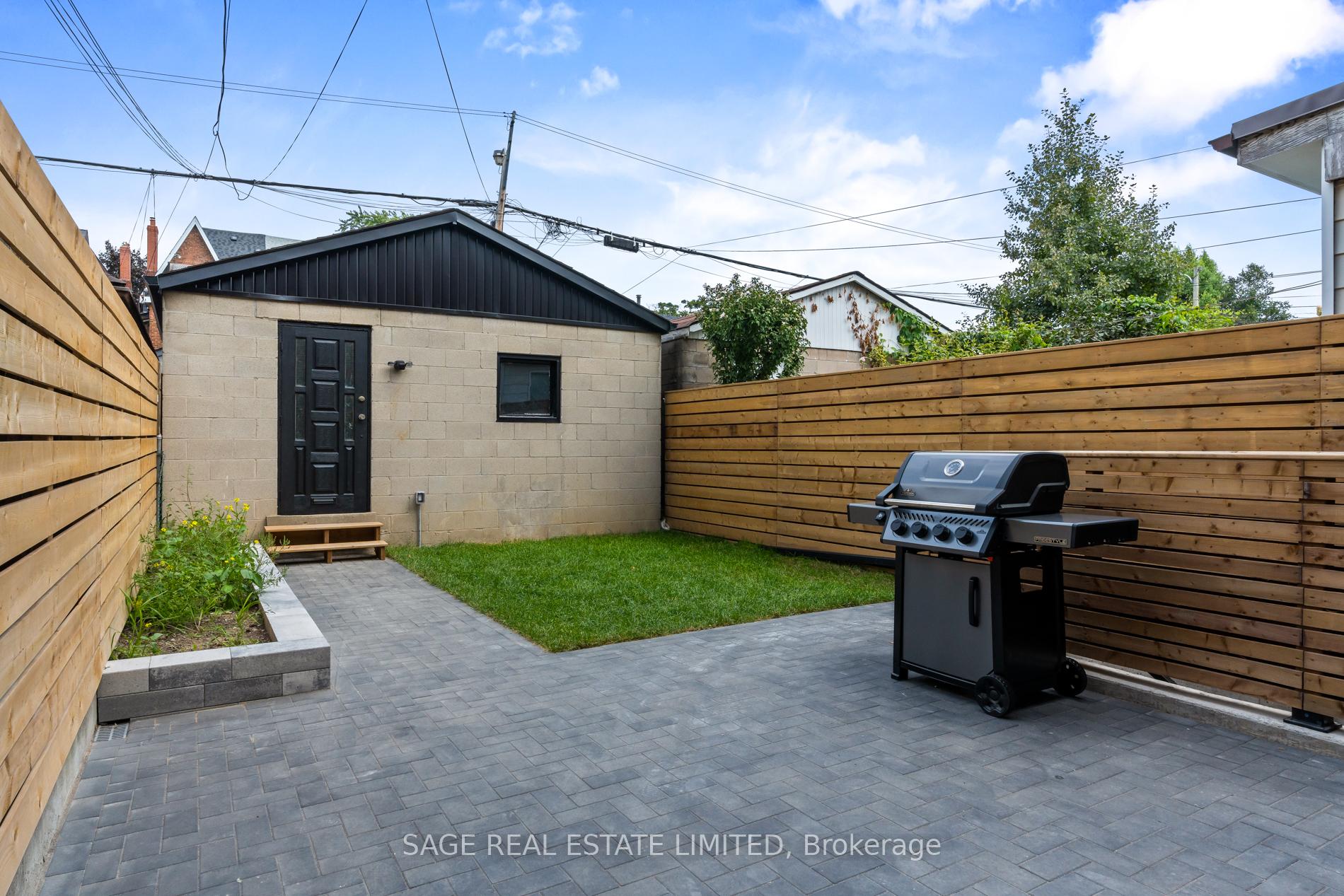 Photo 35 of Unit Upper, 443 Manning Avenue, Toronto, Palmerston-Little Italy — HOMEH