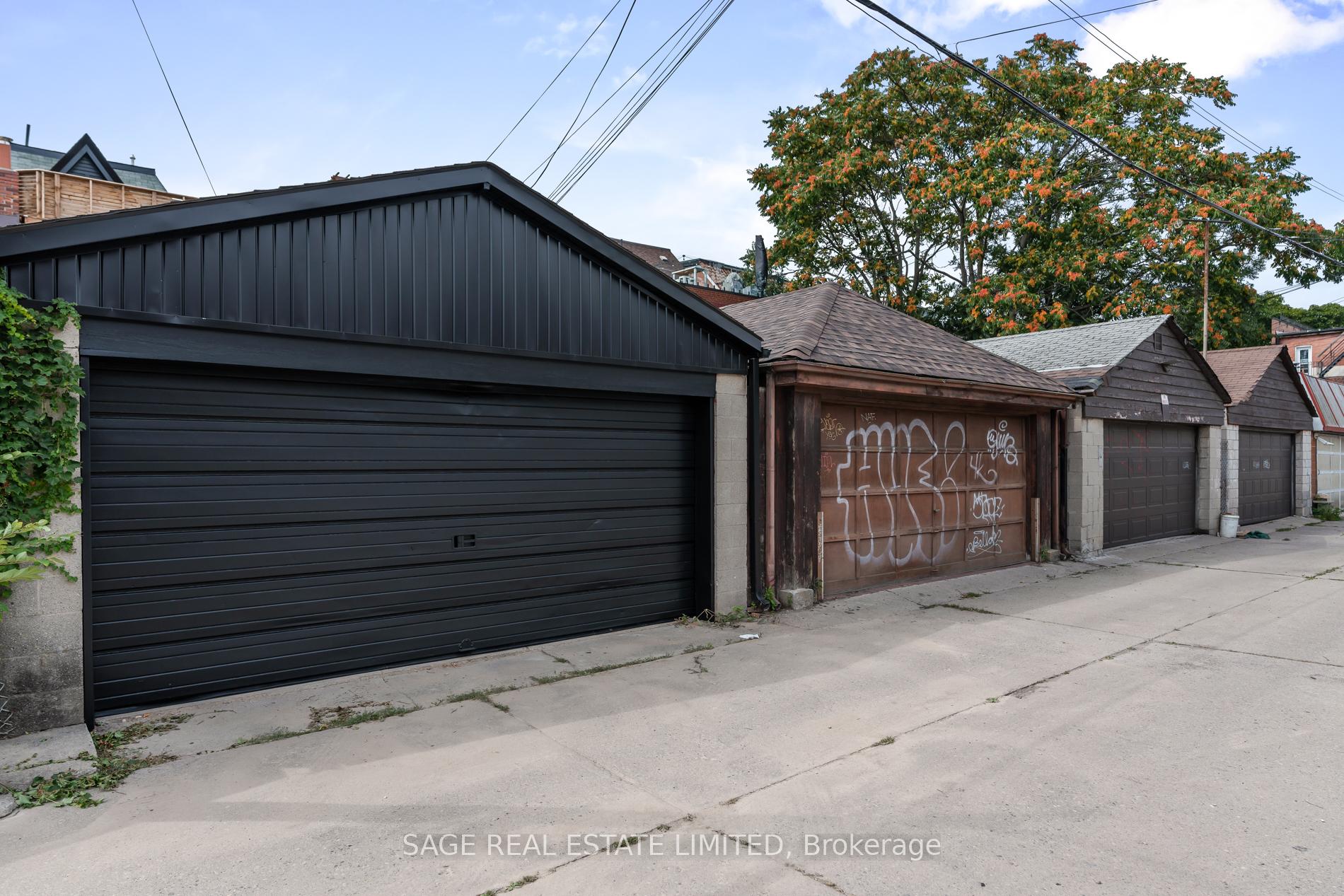 Photo 38 of Unit Upper, 443 Manning Avenue, Toronto, Palmerston-Little Italy — HOMEH