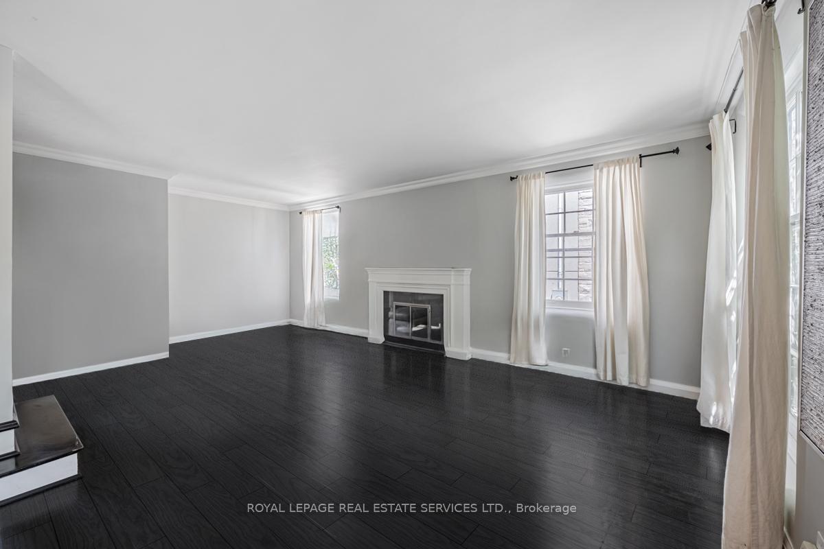 Photo 5 of 4 Caribou Road, Toronto, Bedford Park-Nortown — HOMEH