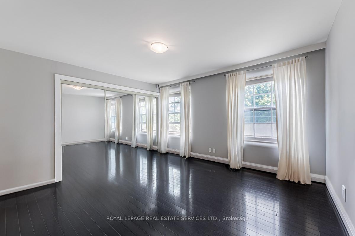 Photo 13 of 4 Caribou Road, Toronto, Bedford Park-Nortown — HOMEH