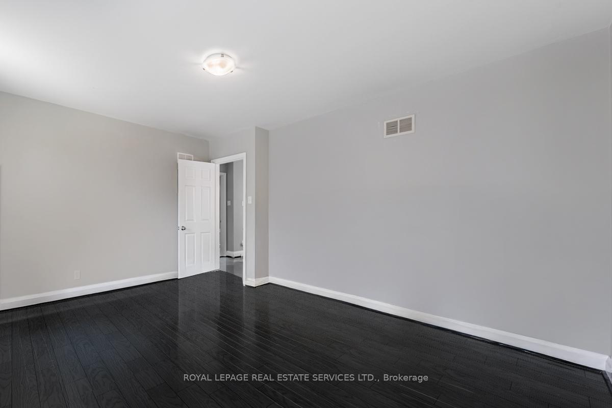 Photo 14 of 4 Caribou Road, Toronto, Bedford Park-Nortown — HOMEH