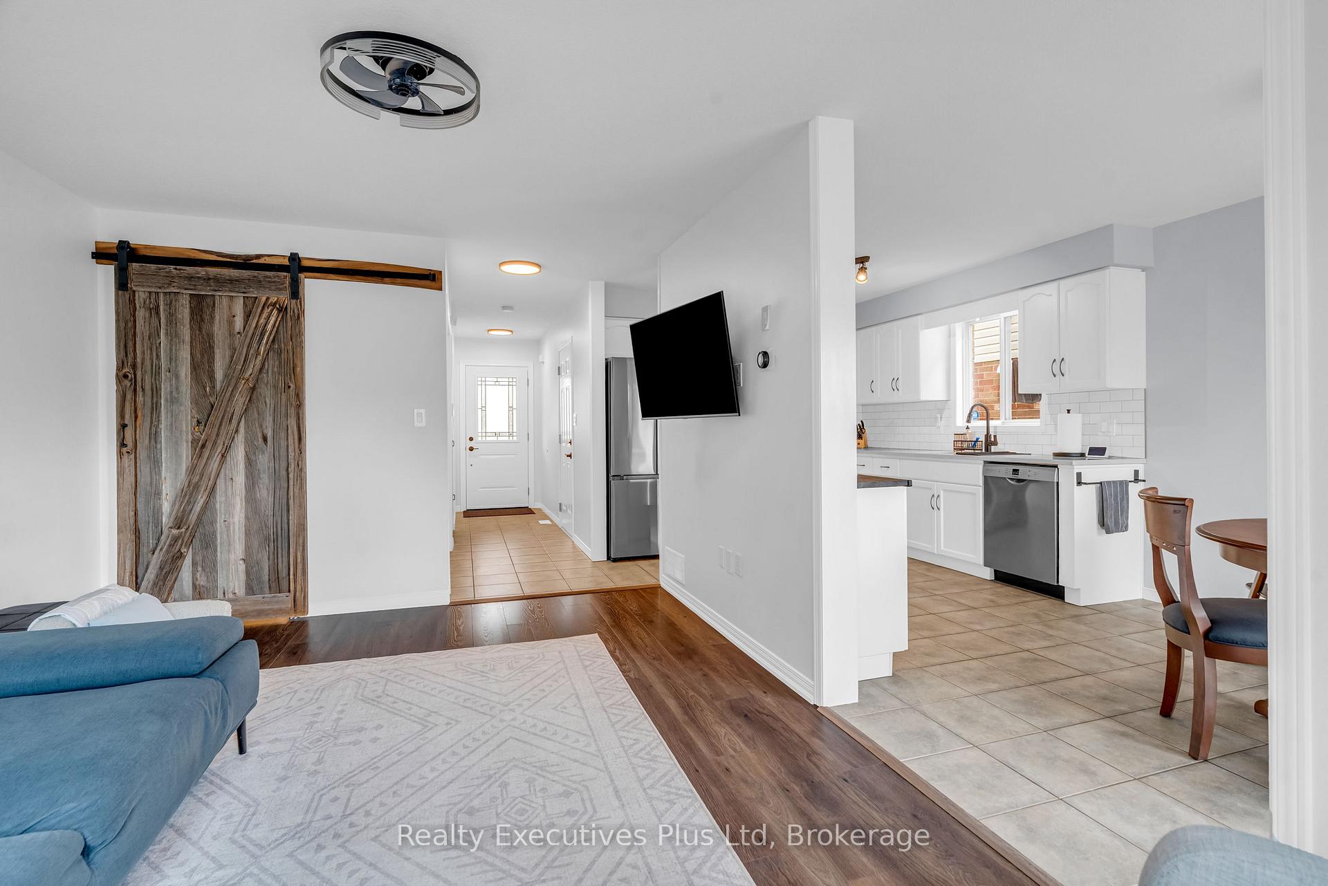 Photo 15 of 22 Warren Street, Guelph, Grange Road — HOMEH