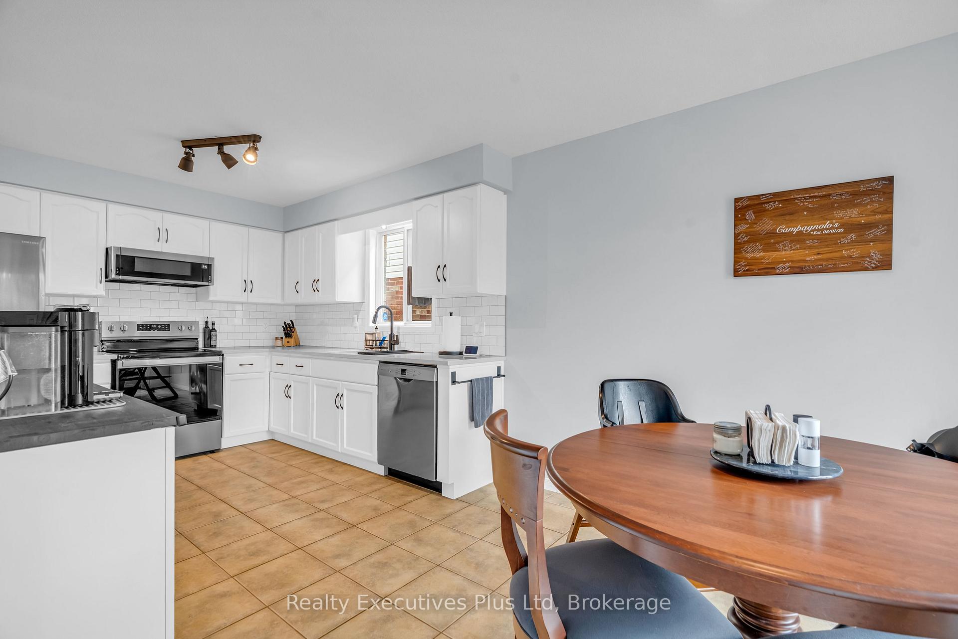 Photo 16 of 22 Warren Street, Guelph, Grange Road — HOMEH