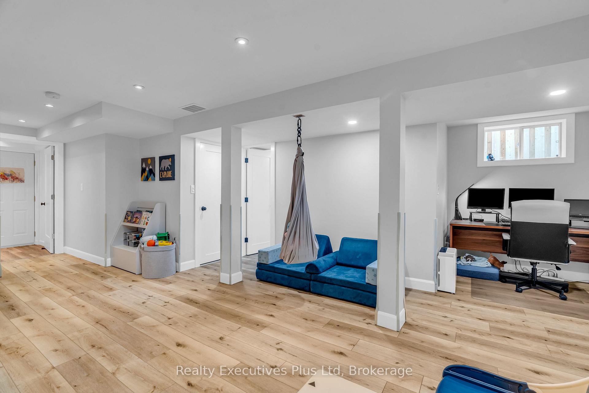Photo 36 of 22 Warren Street, Guelph, Grange Road — HOMEH