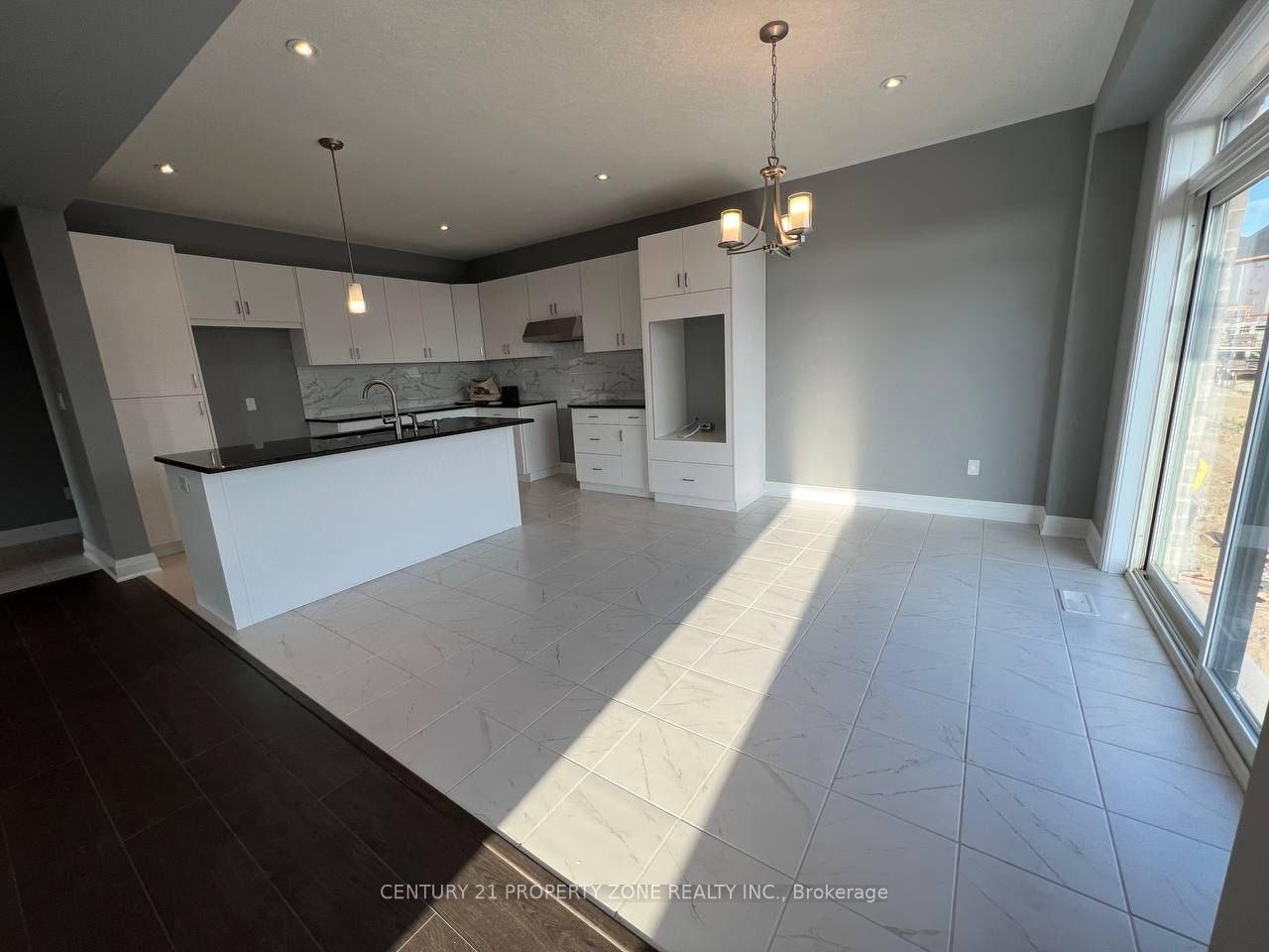 Photo 5 of 536 Nathalie Crescent, Kitchener — HOMEH