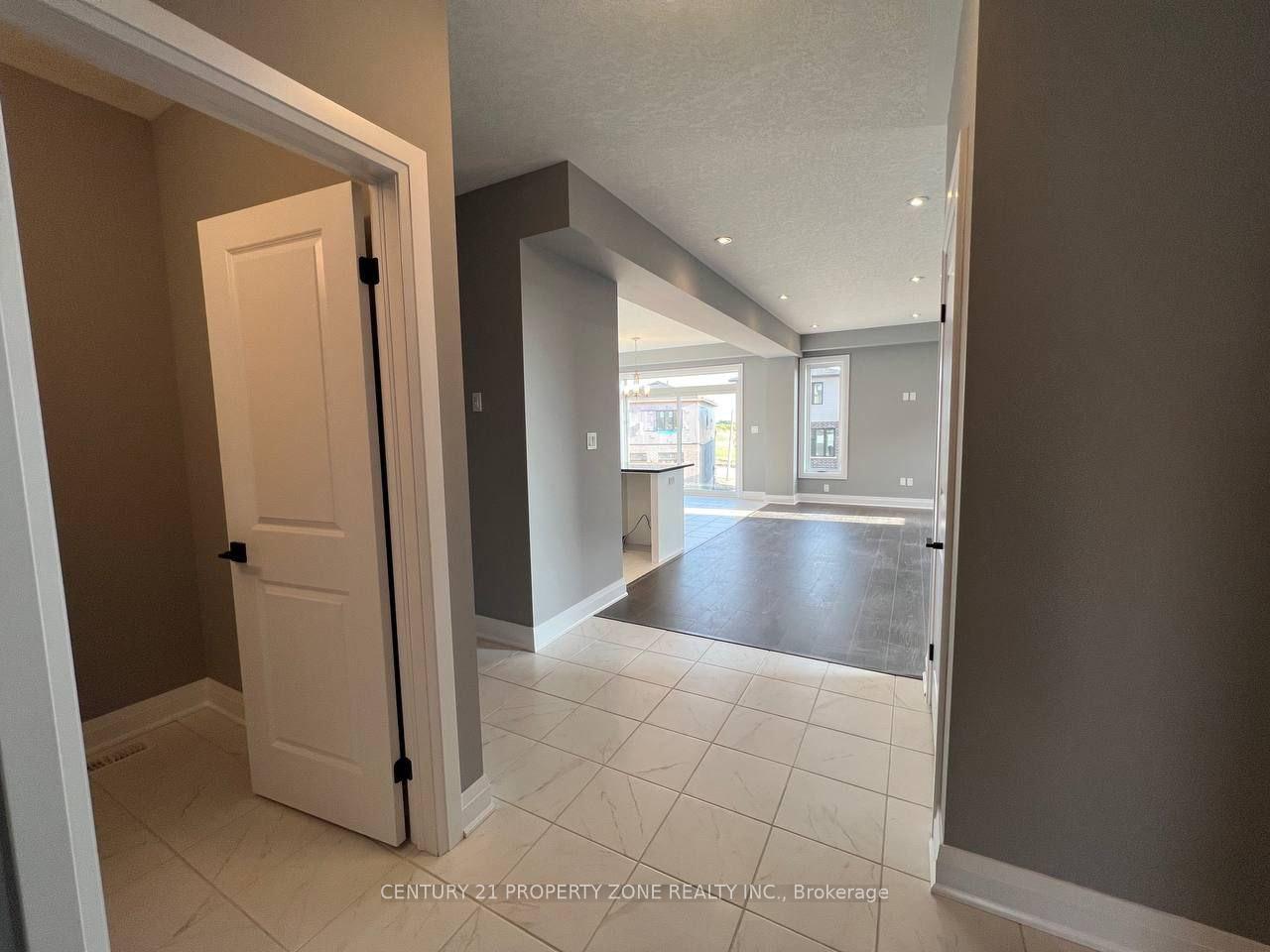 Photo 19 of 536 Nathalie Crescent, Kitchener — HOMEH