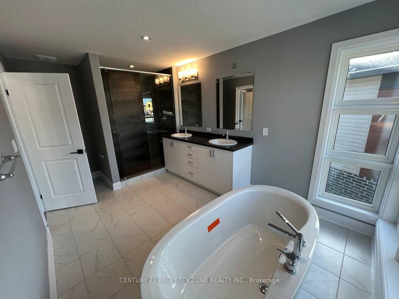 Photo 14 of 536 Nathalie Crescent, Kitchener — HOMEH
