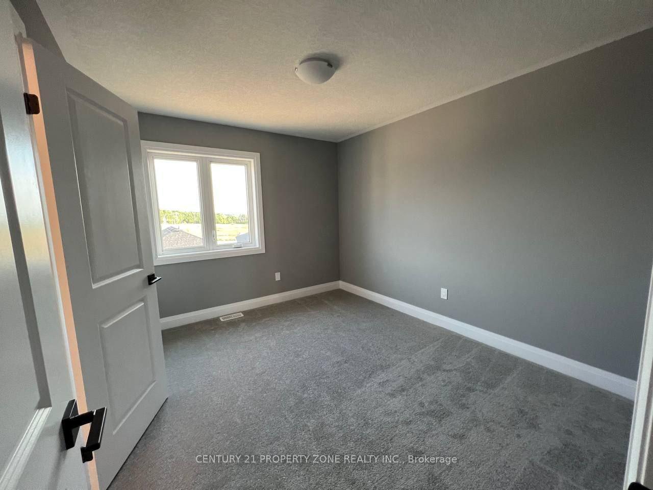 Photo 17 of 536 Nathalie Crescent, Kitchener — HOMEH