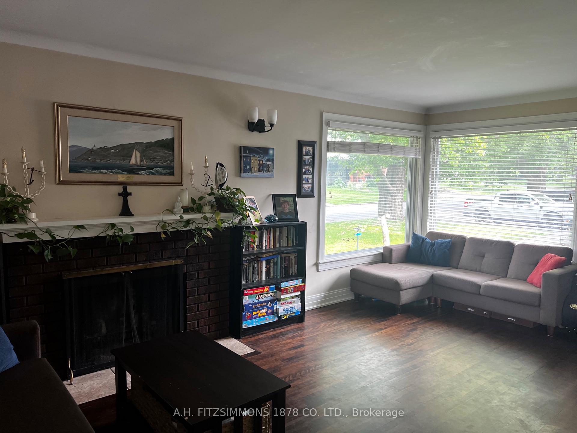 Photo 2 of 1222 Major Street, Ottawa, Braemar Park — HOMEH