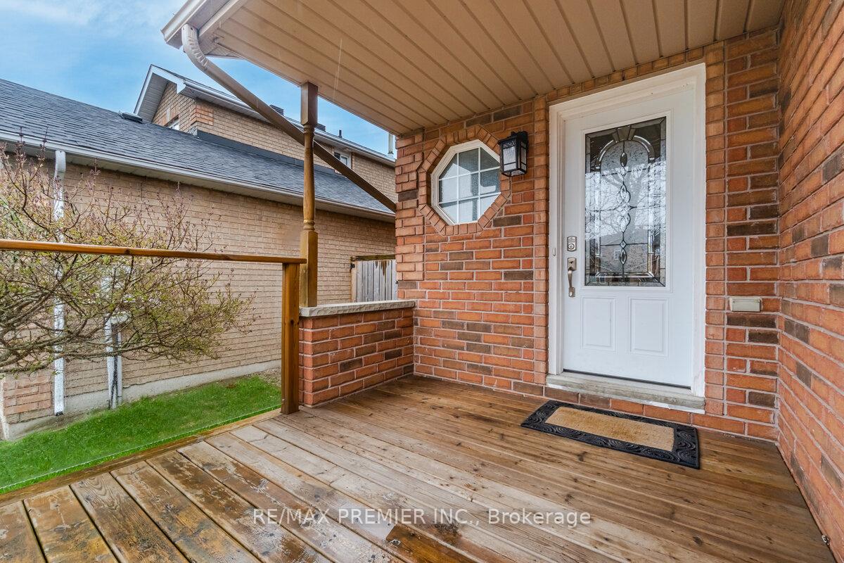 Photo 4 of 84 Silver Maple Crescent, Barrie, Holly — HOMEH