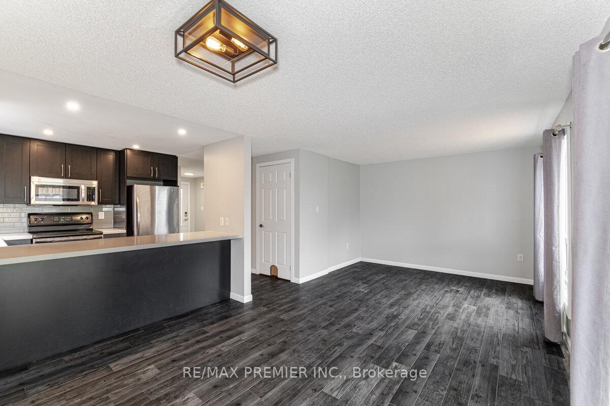 Photo 10 of 84 Silver Maple Crescent, Barrie, Holly — HOMEH