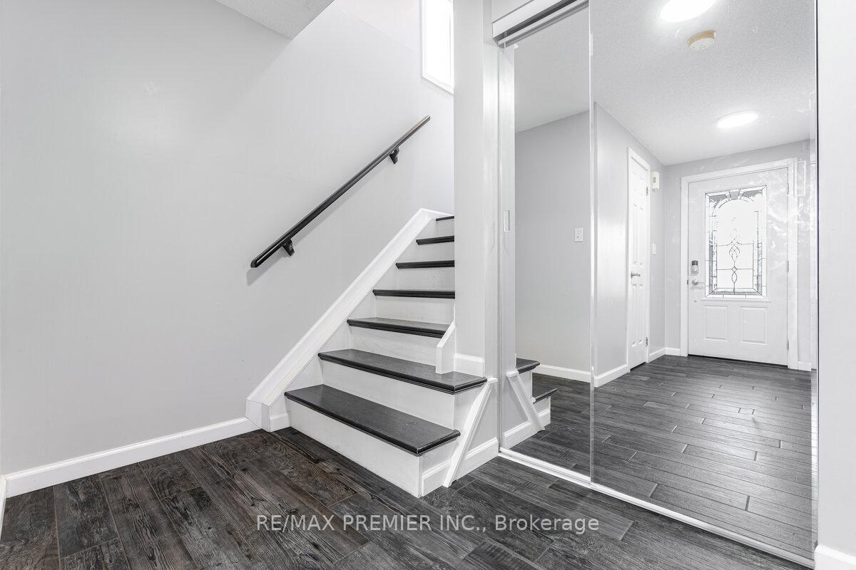Photo 12 of 84 Silver Maple Crescent, Barrie, Holly — HOMEH