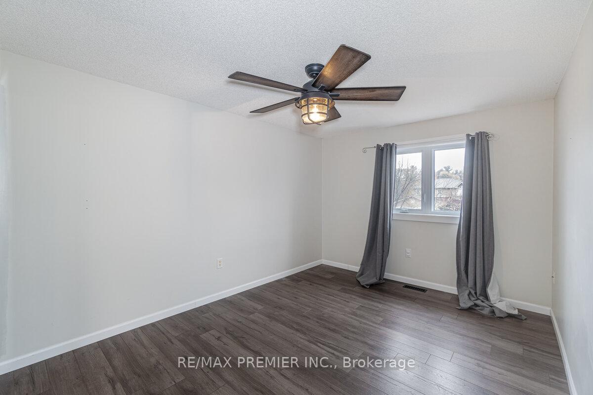 Photo 16 of 84 Silver Maple Crescent, Barrie, Holly — HOMEH